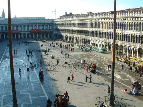 Livio-Piazza San Marco dalla Basilica